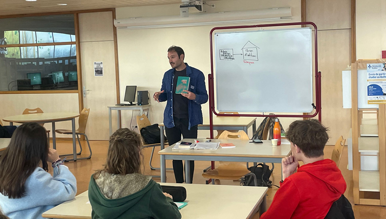 Un écrivain au service de la passion littéraire des élèves