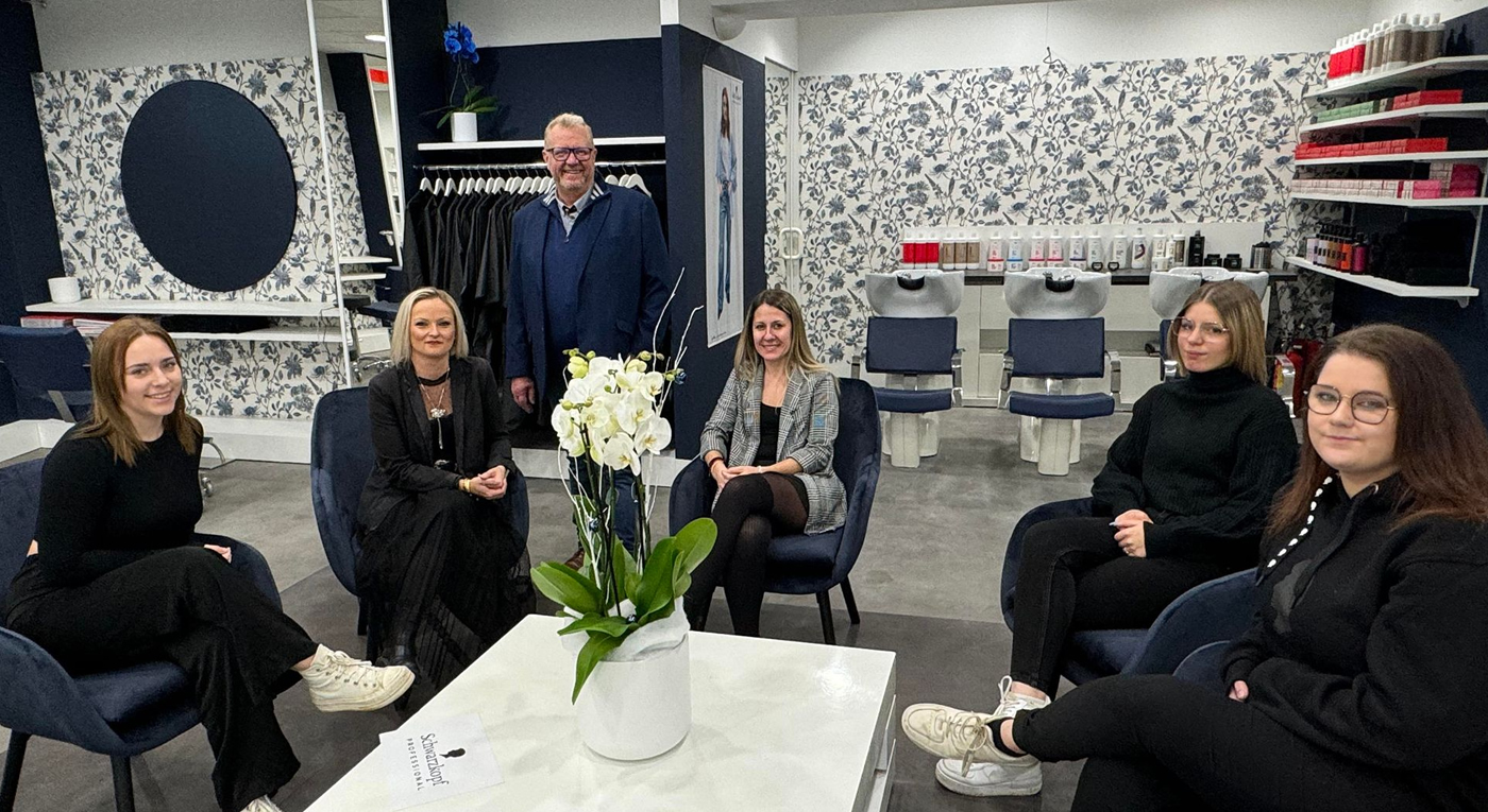 Ouverture « Le salon bleu & blanc coiffeur pour femmes »