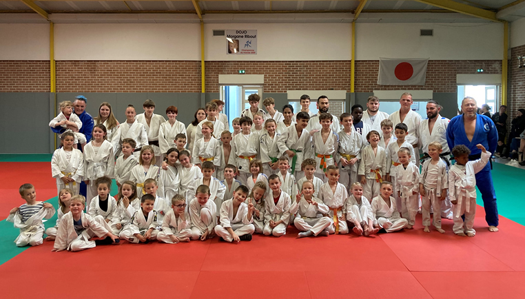 Cérémonie de remise de grades au Dojo Estairois