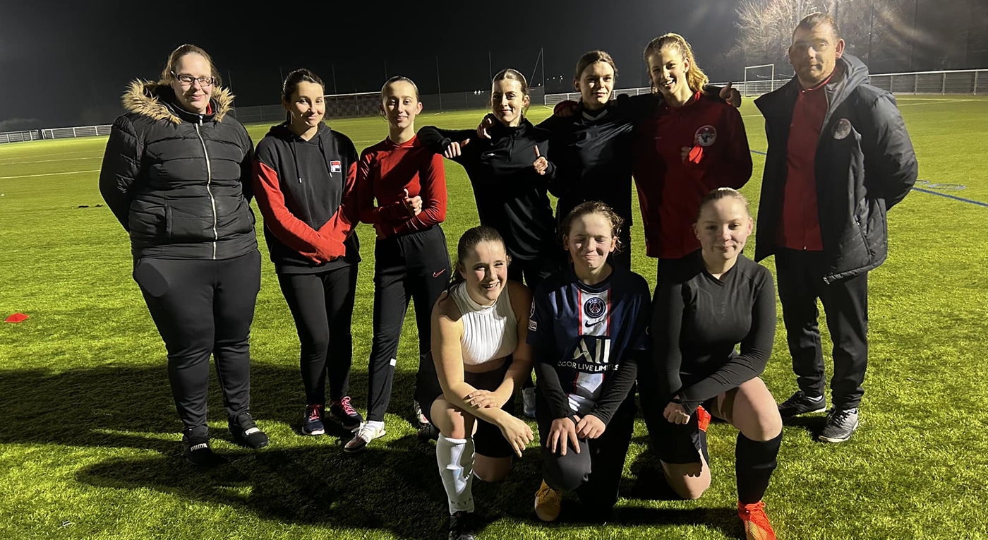 Ouverture d'une section féminine au club de foot