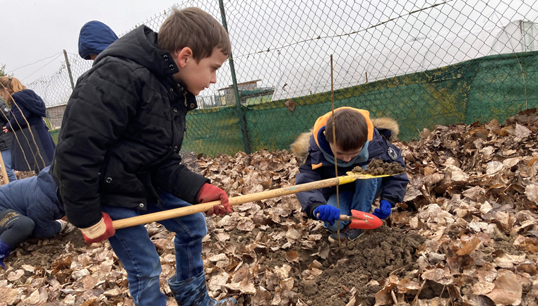 Atelier jardinage à la base de loisirs Chlorolys