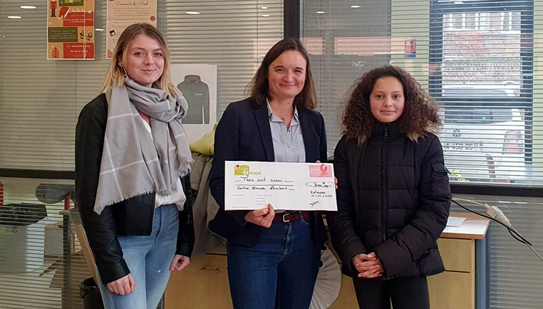 Un chèque de 300€ remis pour Octobre rose
